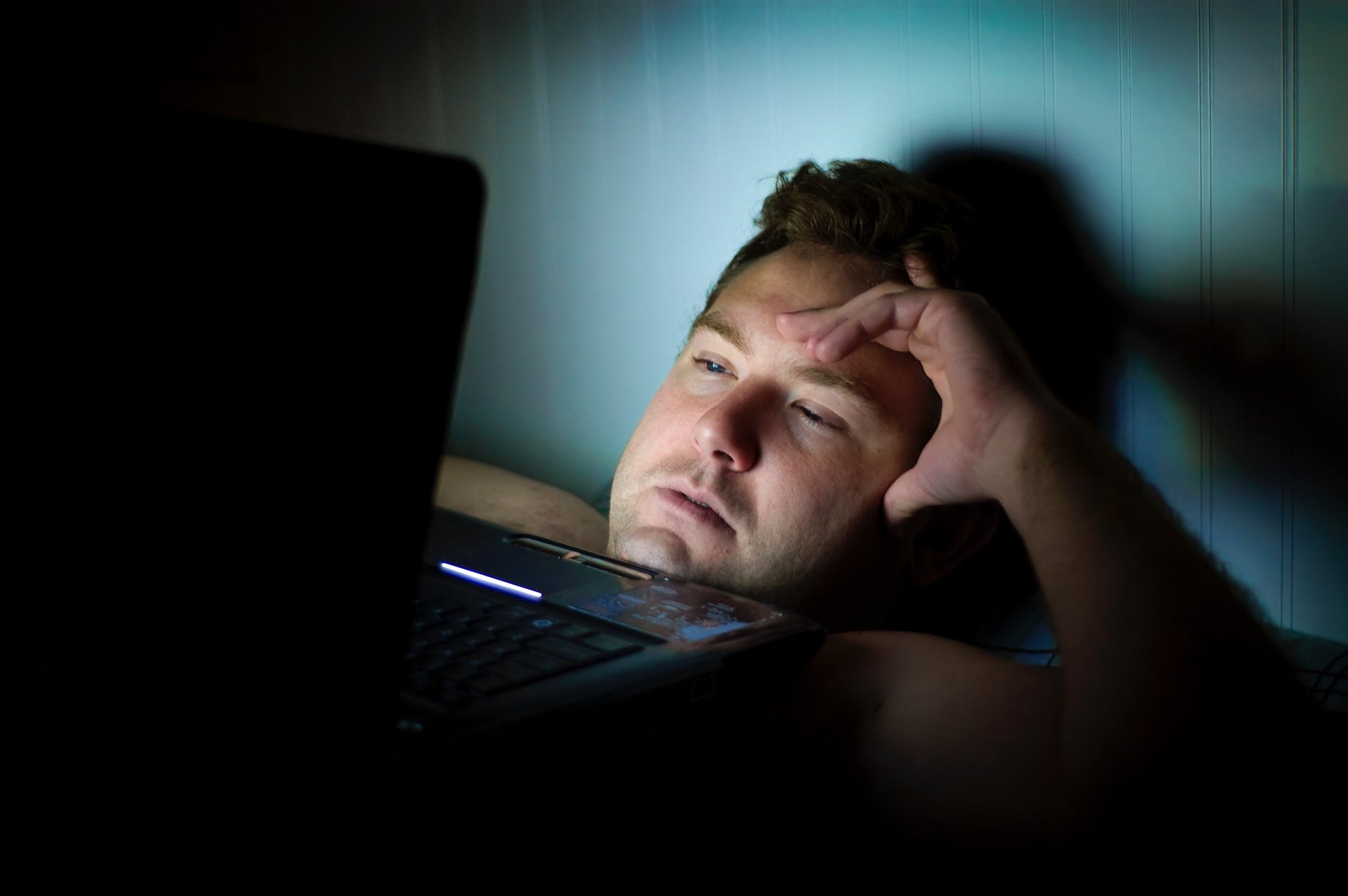 Getting Too Much Blue Light At Night? Get a Better Nights Sleep